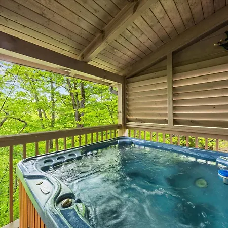Honey Pine Lodge